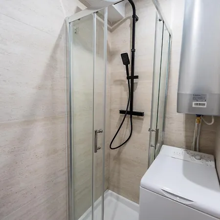 Idealement Situe Front De *