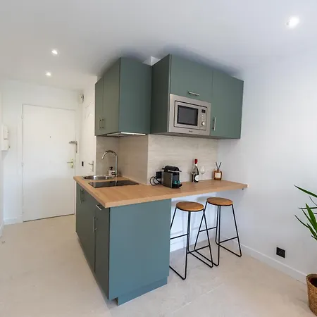 Idealement Situe Front De Lejlighed